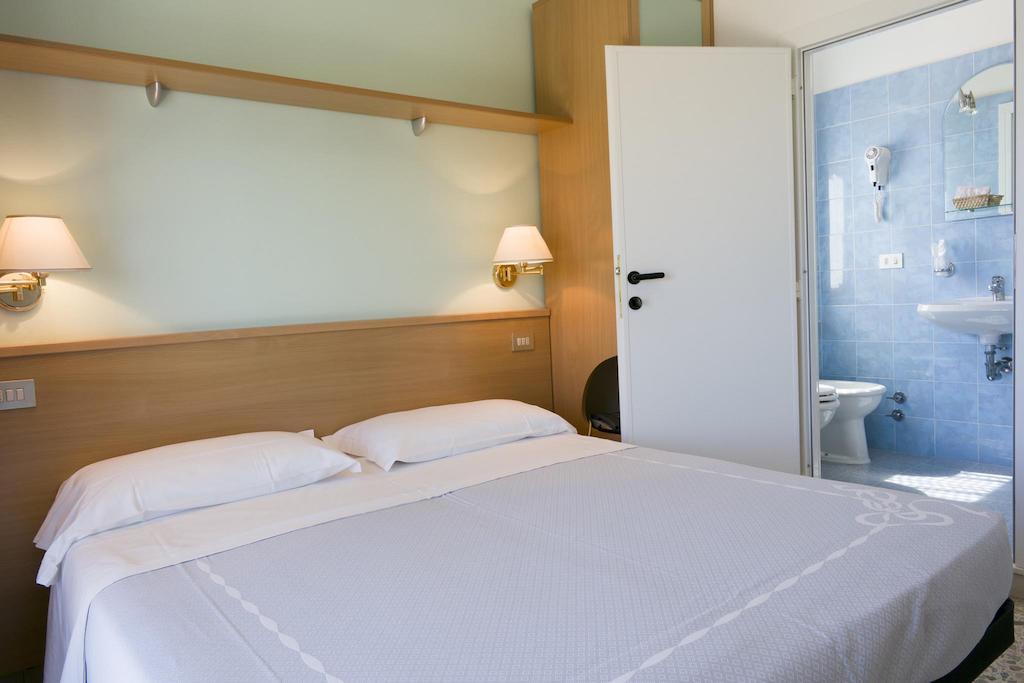 Hotel Madison San Benedetto del Tronto Pokoj fotografie